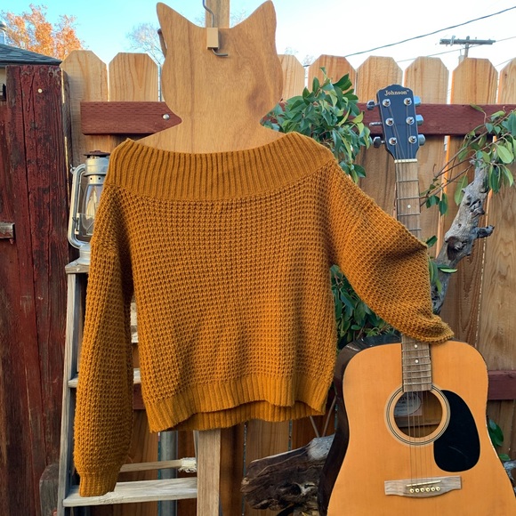 Full Circle Trends Off-Shoulder Sweater - Picture 2 of 7